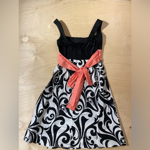 Strappy Dress by Dress Barn size 4 (IO) - Picture 11 of 12